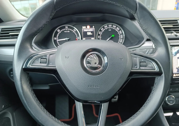 Skoda Superb cena 71900 przebieg: 196739, rok produkcji 2016 z Warszawa małe 781